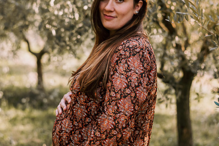 fotografato gravidanza, maternità, nuova mamma al tramonto in mezzo agli ulivi Stefania Montin