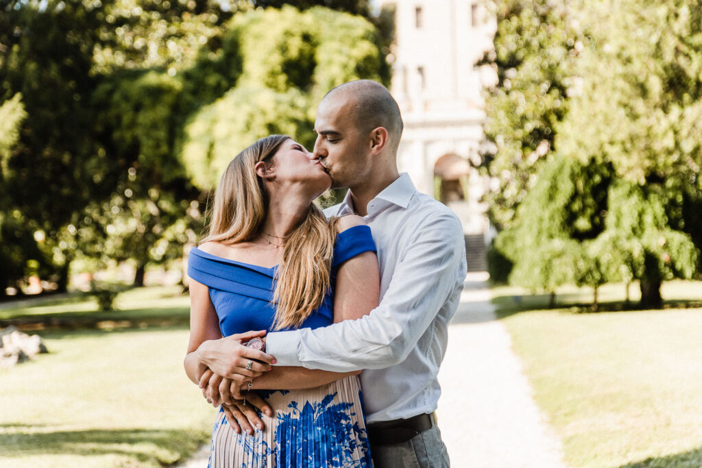 Bacio coppia al Castello del Catajo
