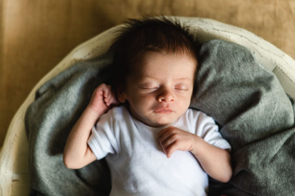 neonato che dorme
