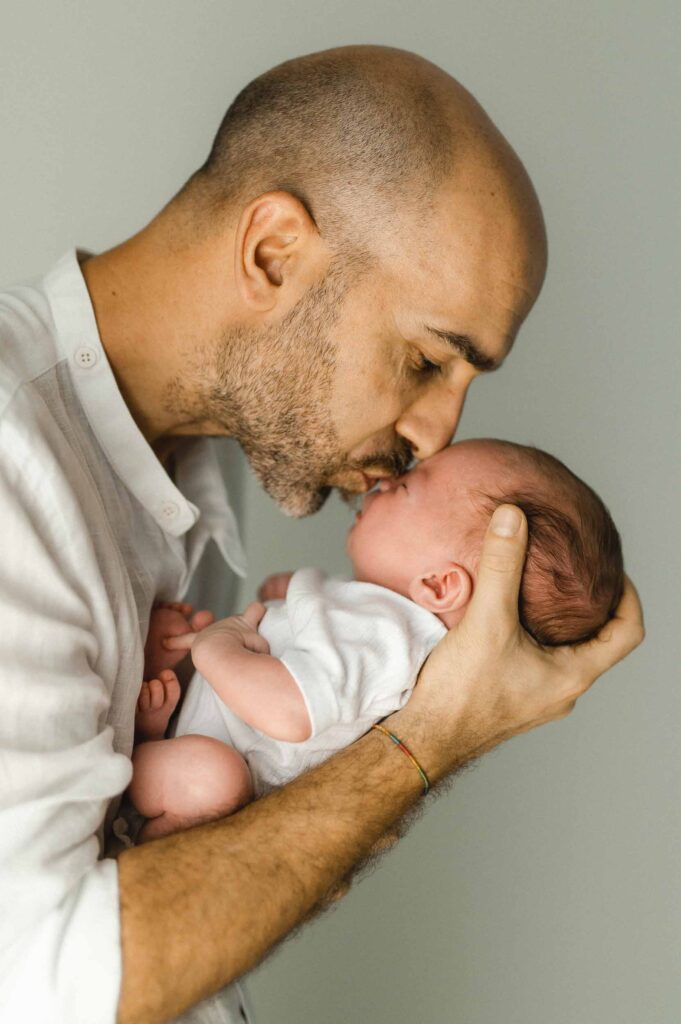 Perchè scegliere una sessione fotografica newborn a casa tua