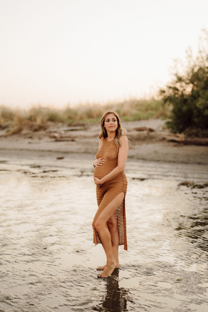 Maternity in spiaggia